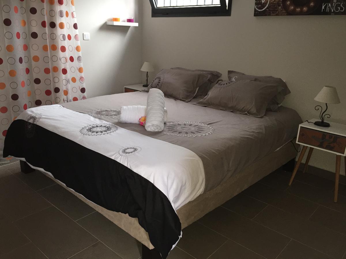 Le Lambablanc Bed & Breakfast Bras-Panon Bagian luar foto