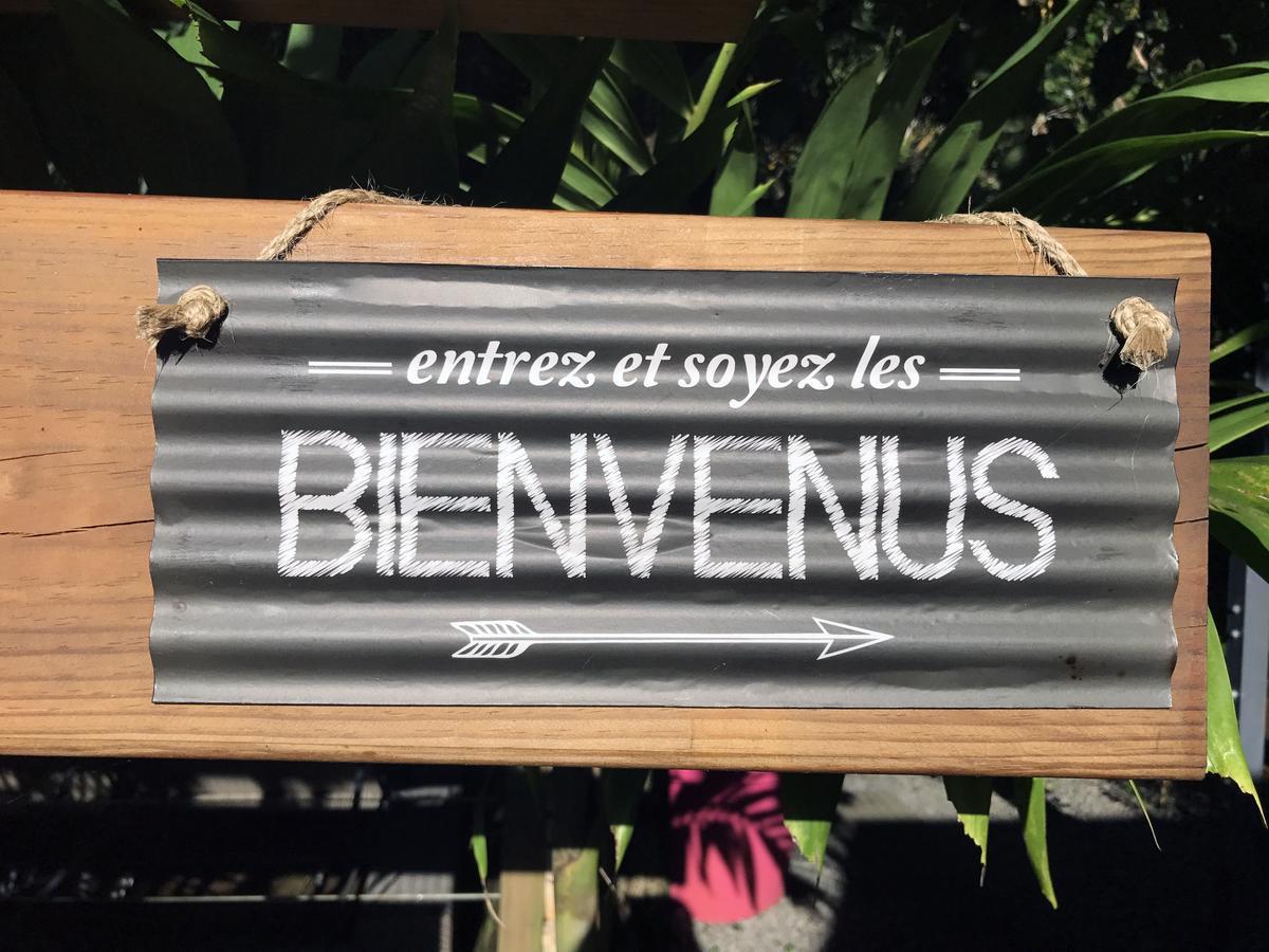 Le Lambablanc Bed & Breakfast Bras-Panon Bagian luar foto