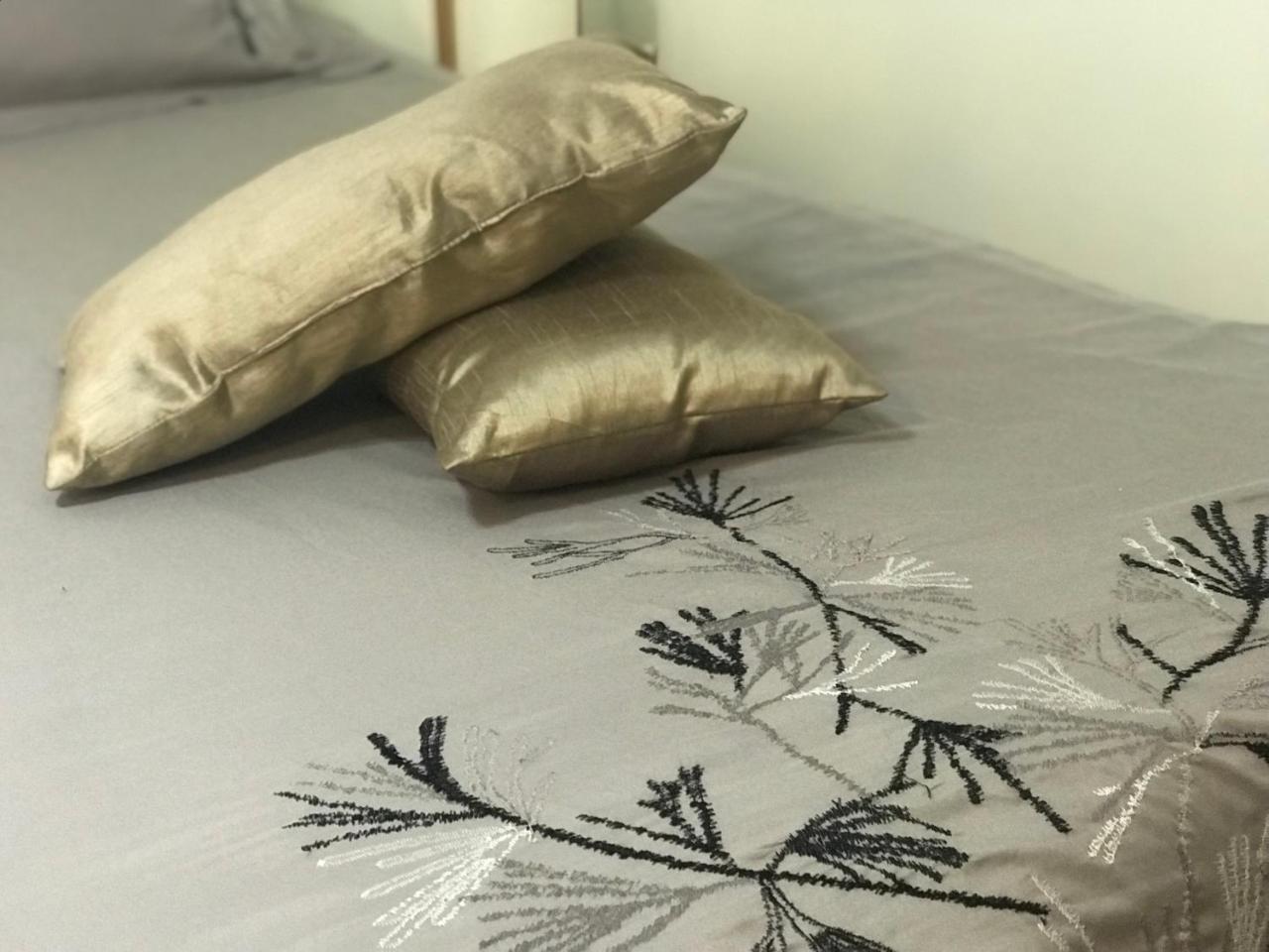 Le Lambablanc Bed & Breakfast Bras-Panon Bagian luar foto